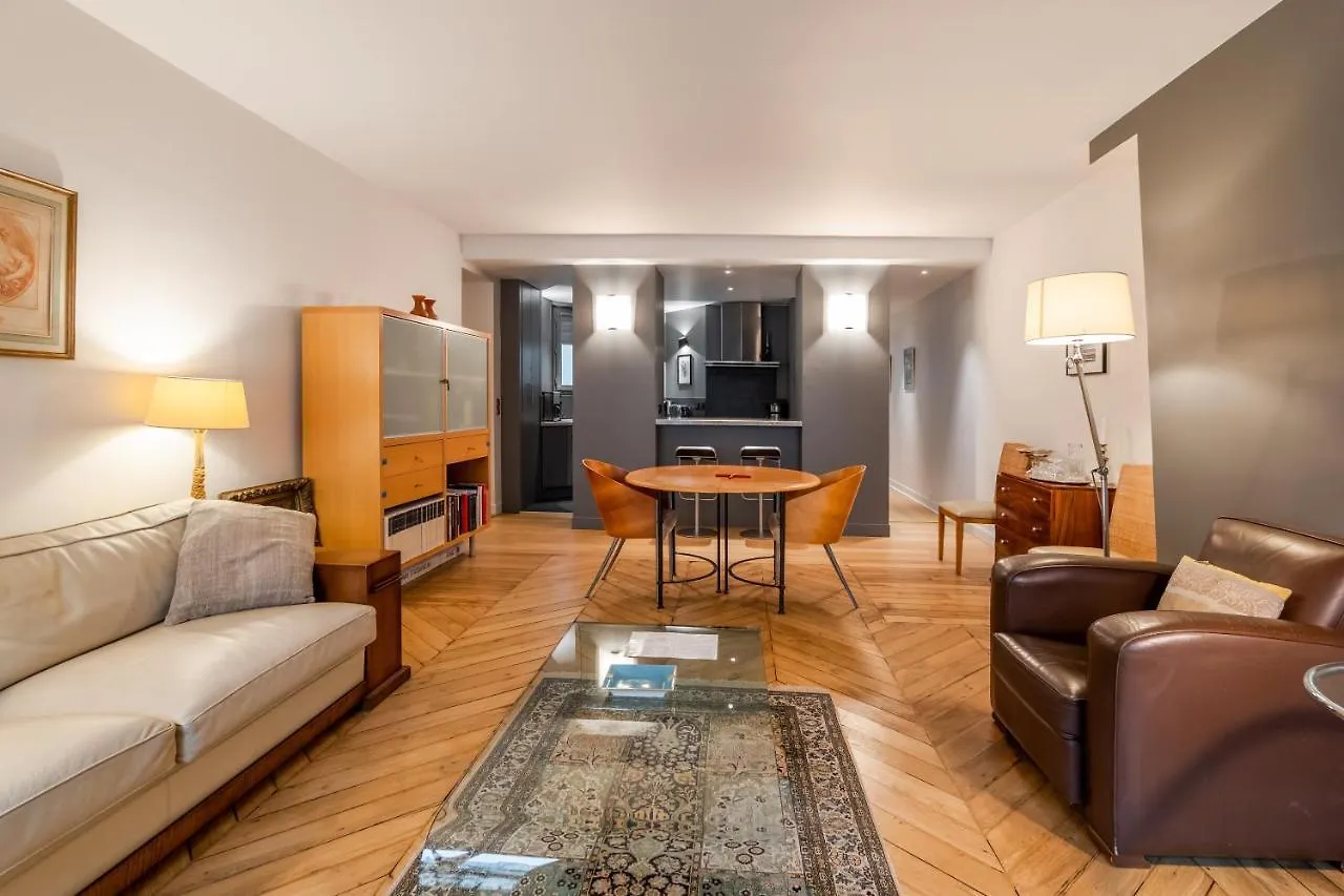 Veeve - Pompidou Hideaway Apartment Paris