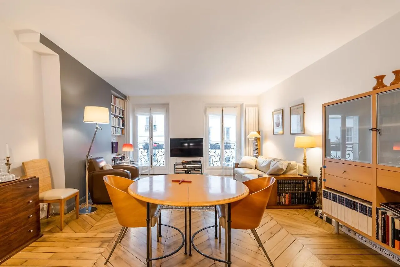 Veeve - Pompidou Hideaway Apartment Paris France