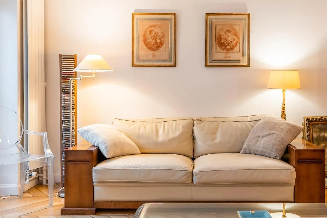 Veeve - Pompidou Hideaway Apartment Paris France