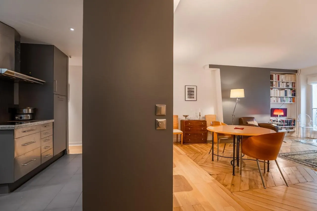 Veeve - Pompidou Hideaway Apartment Paris 0*,  France