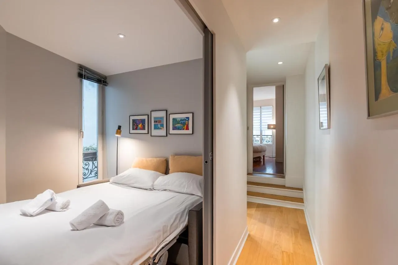Veeve - Pompidou Hideaway Apartment Paris