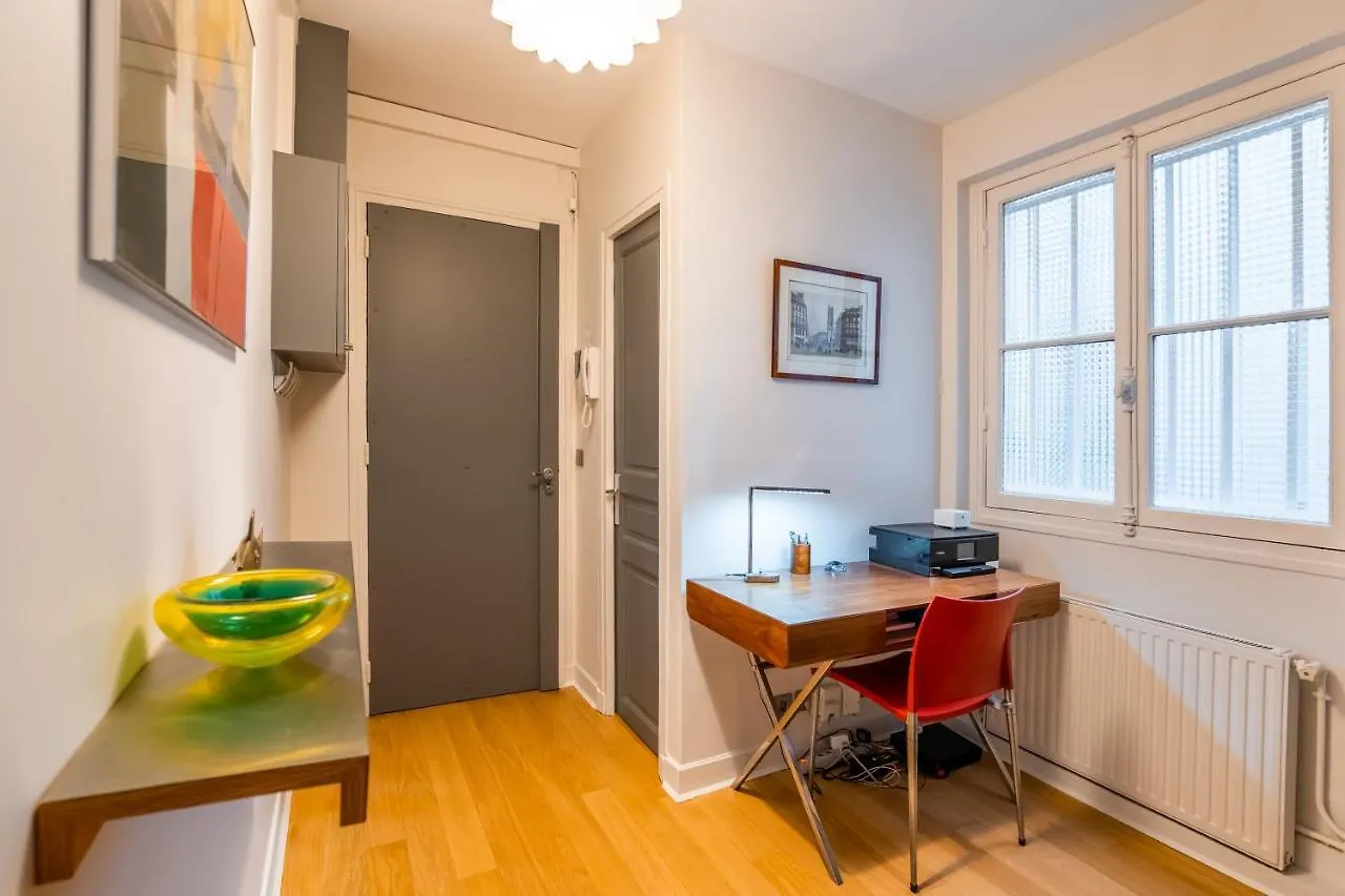 Veeve - Pompidou Hideaway Apartment Paris