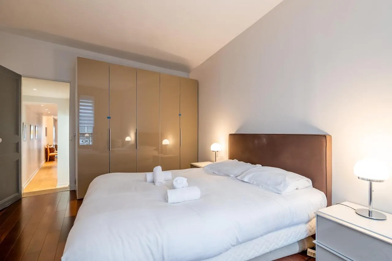 Veeve - Pompidou Hideaway Apartment Paris