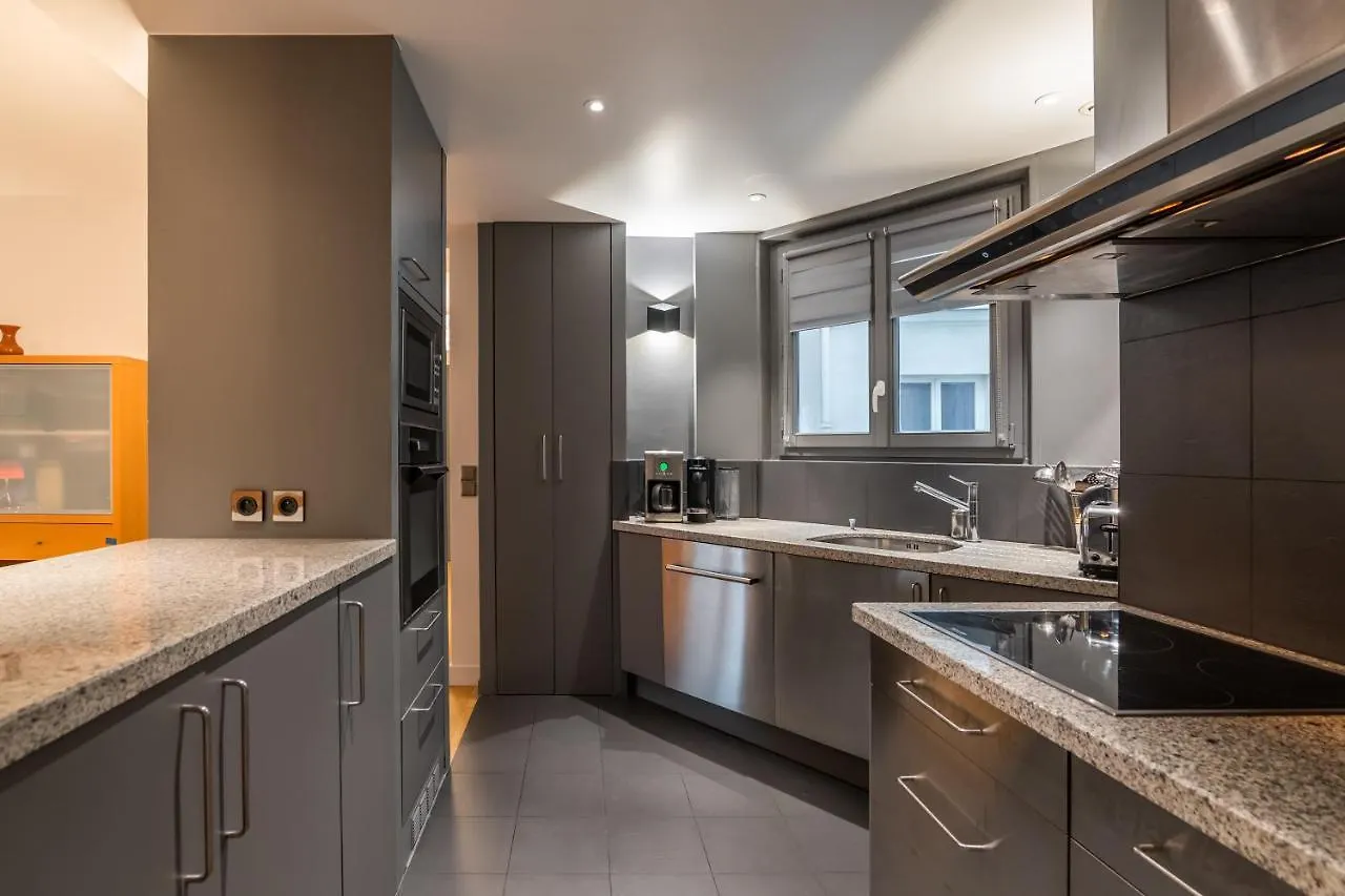 Veeve - Pompidou Hideaway Apartment Paris 0*,  France